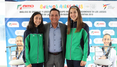 La FMTKD deseó suerte a Alicia y Leslie en su aventura olímpica