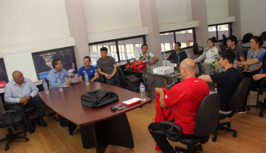 Presidente de la FMTKD sostiene reunión trascendental con el equipo olímpico
