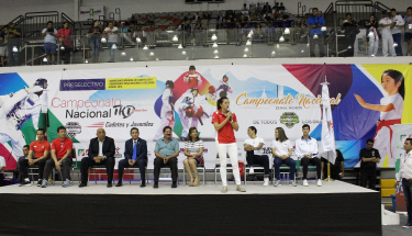 Medallistas mundiales motivan a las nuevas generaciones